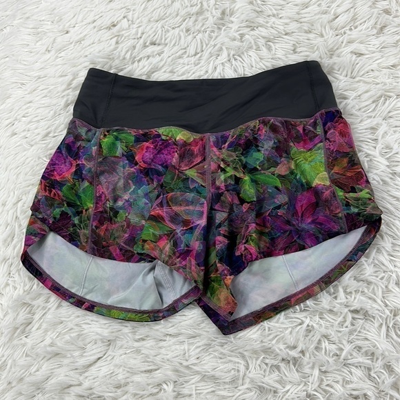 Lululemon Speed Up Mid-Rise Lined Short 4" Vivid Floral Tone Multi / Graphite - Picture 1 of 4
